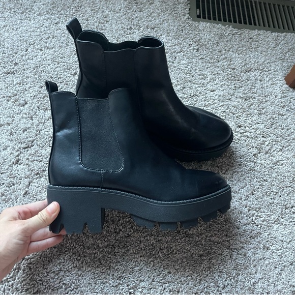 Urban Outfitters Black Chunky Platform Boot Size 7 - Picture 4 of 10